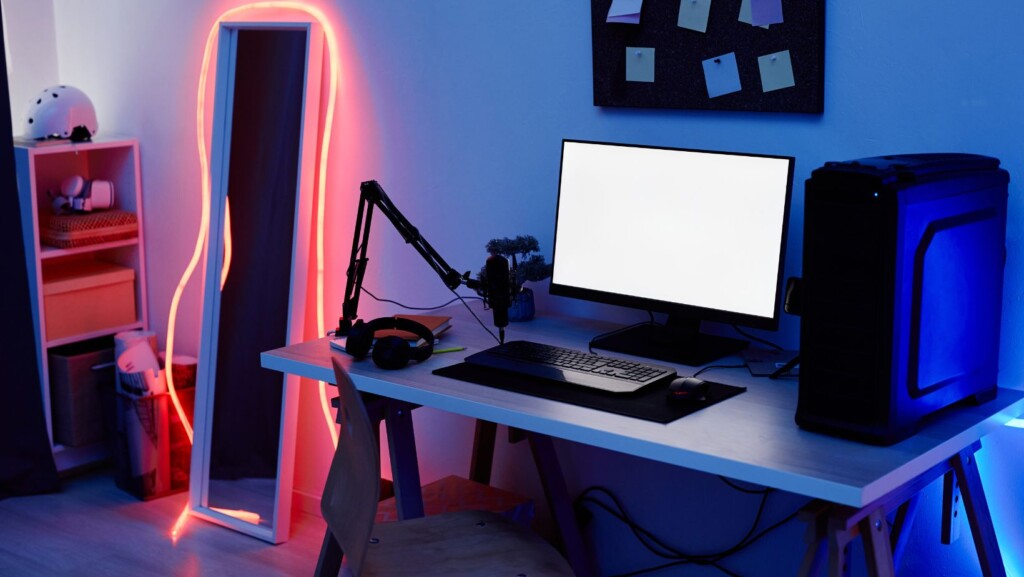 l-shaped gaming desk